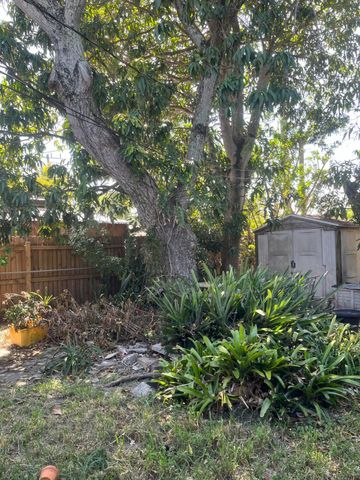 901 S F Street, Lake Worth Beach, FL 33460