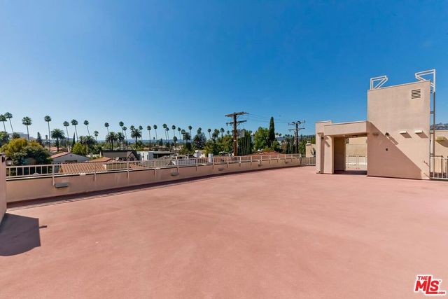 121 N Almont Drive 205, Beverly Hills, CA 90211