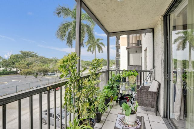 5570 NW 44th Street 305a, Lauderhill, FL 33319