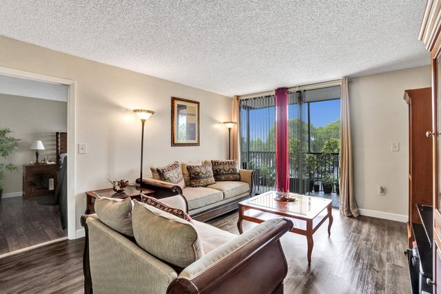 5570 NW 44th Street 305a, Lauderhill, FL 33319