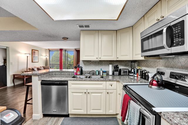 5570 NW 44th Street 305a, Lauderhill, FL 33319