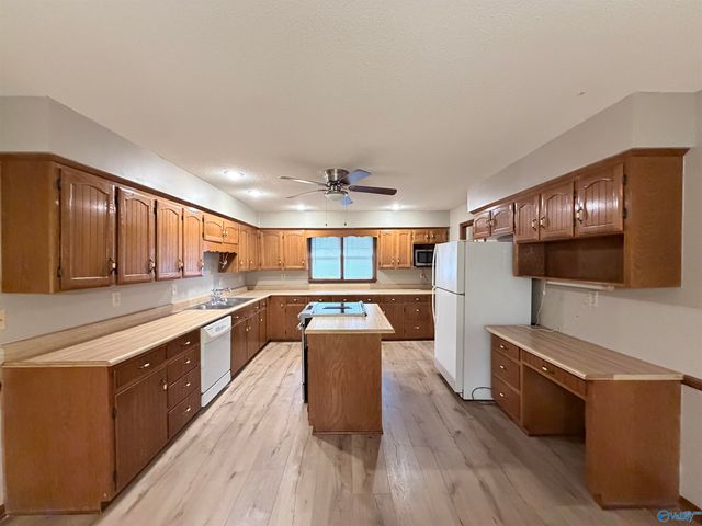 2285 Old Gurley Pike, New Hope, AL 35760
