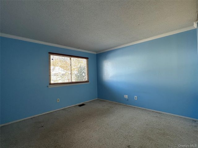 216 Springmeadow Drive K, Holbrook, NY 11741