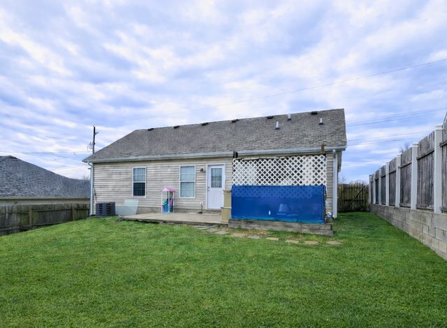 139 Dreville Dr, La Vergne, TN 37086