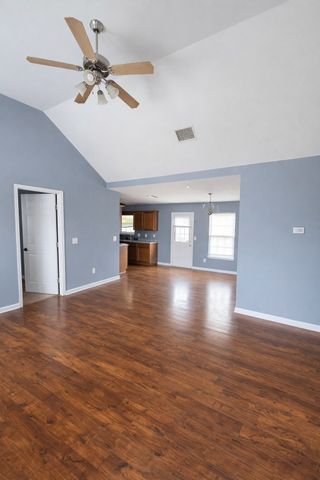 139 Dreville Dr, La Vergne, TN 37086