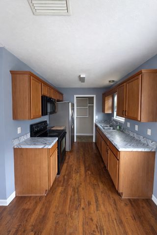 139 Dreville Dr, La Vergne, TN 37086