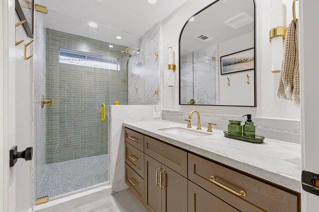 361 Ross Way, Sacramento, CA 95864