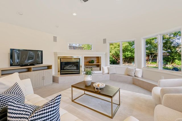 361 Ross Way, Sacramento, CA 95864
