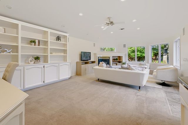 361 Ross Way, Sacramento, CA 95864