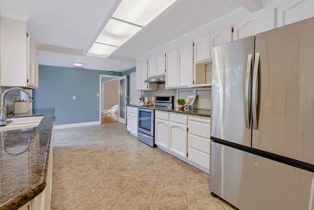 361 Ross Way, Sacramento, CA 95864