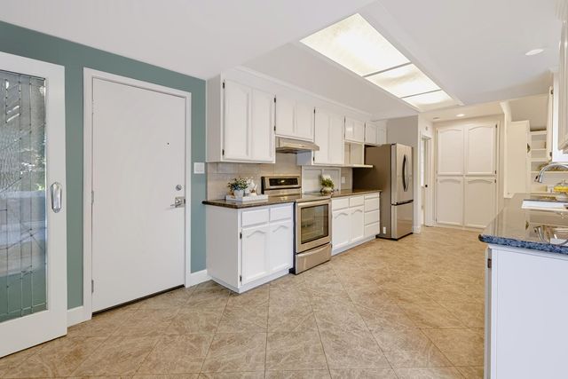 361 Ross Way, Sacramento, CA 95864