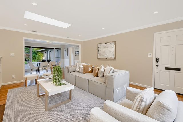 361 Ross Way, Sacramento, CA 95864