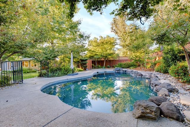 361 Ross Way, Sacramento, CA 95864