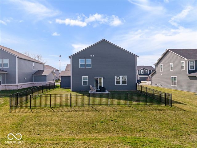 5816 Summertree Place, Whitestown, IN 46075