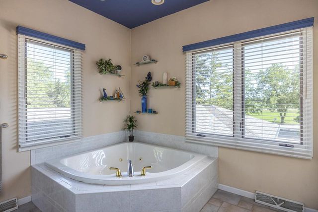5457 NICKELS DRIVE, Oshkosh, WI 54904