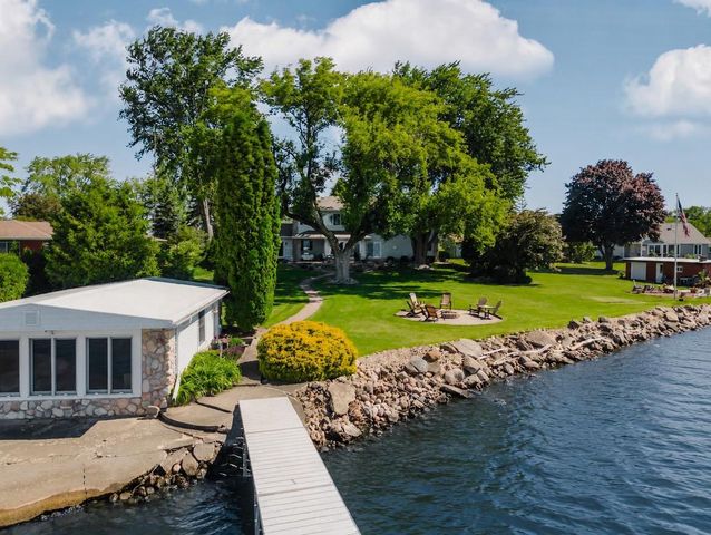 5457 NICKELS DRIVE, Oshkosh, WI 54904