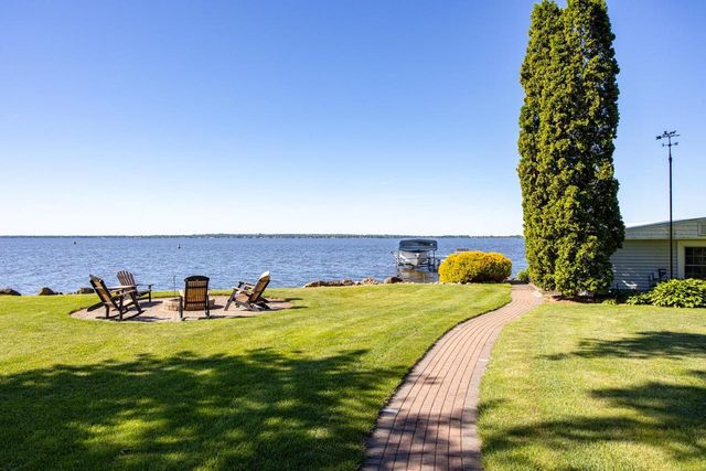 5457 NICKELS DRIVE, Oshkosh, WI 54904