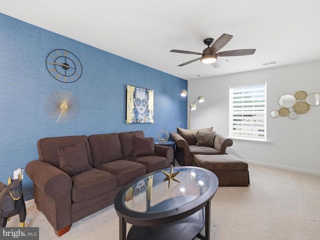12423 GEMSTONE DR, Hagerstown, MD 21740