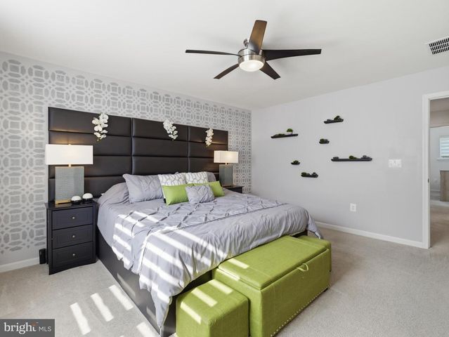12423 GEMSTONE DR, Hagerstown, MD 21740