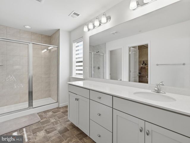 12423 GEMSTONE DR, Hagerstown, MD 21740