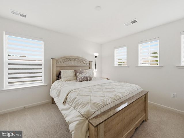 12423 GEMSTONE DR, Hagerstown, MD 21740