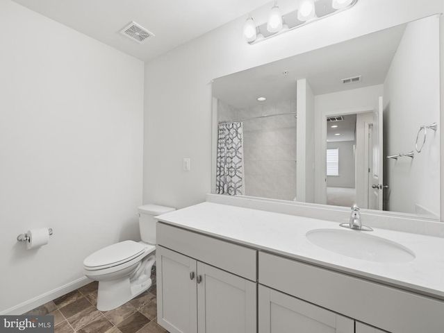 12423 GEMSTONE DR, Hagerstown, MD 21740