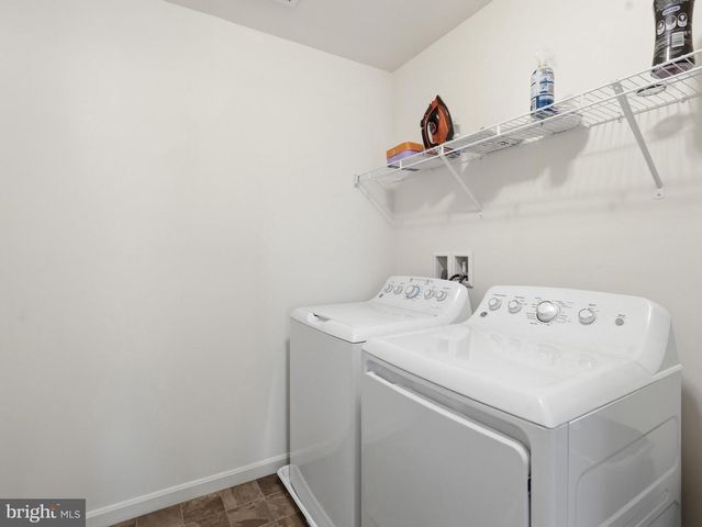 12423 GEMSTONE DR, Hagerstown, MD 21740