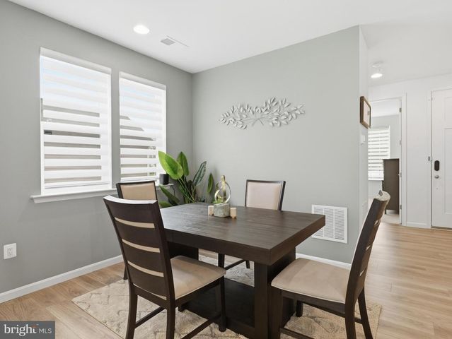 12423 GEMSTONE DR, Hagerstown, MD 21740