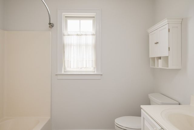 7 Schooner Ln B, Mashpee, MA 02649