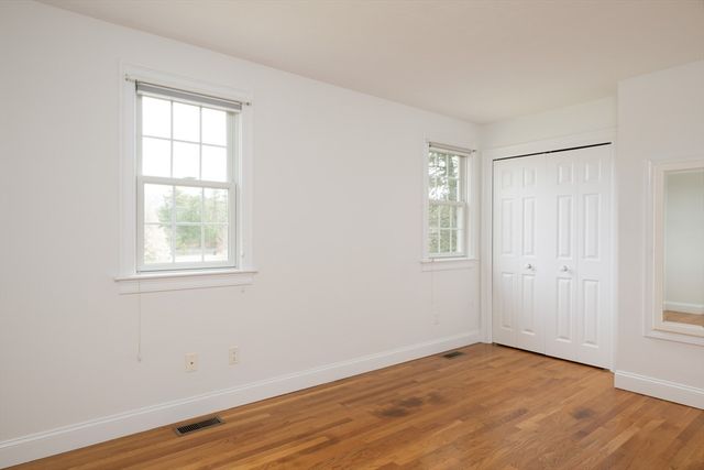 7 Schooner Ln B, Mashpee, MA 02649