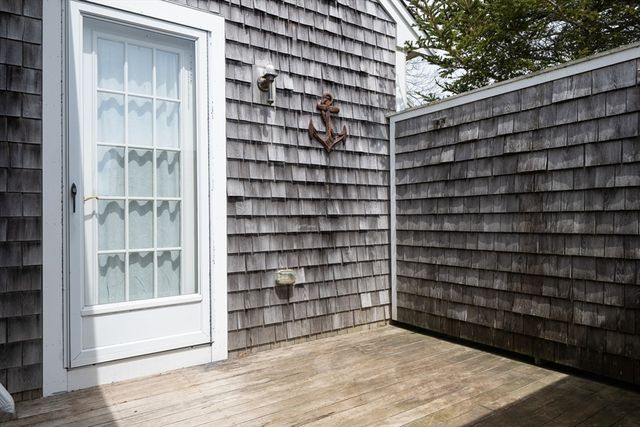 7 Schooner Ln B, Mashpee, MA 02649