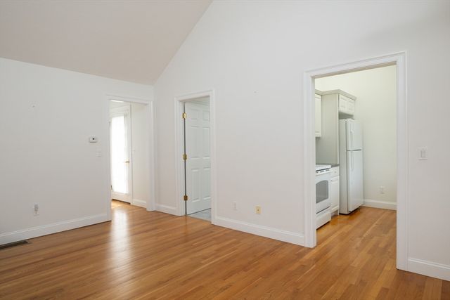 7 Schooner Ln B, Mashpee, MA 02649