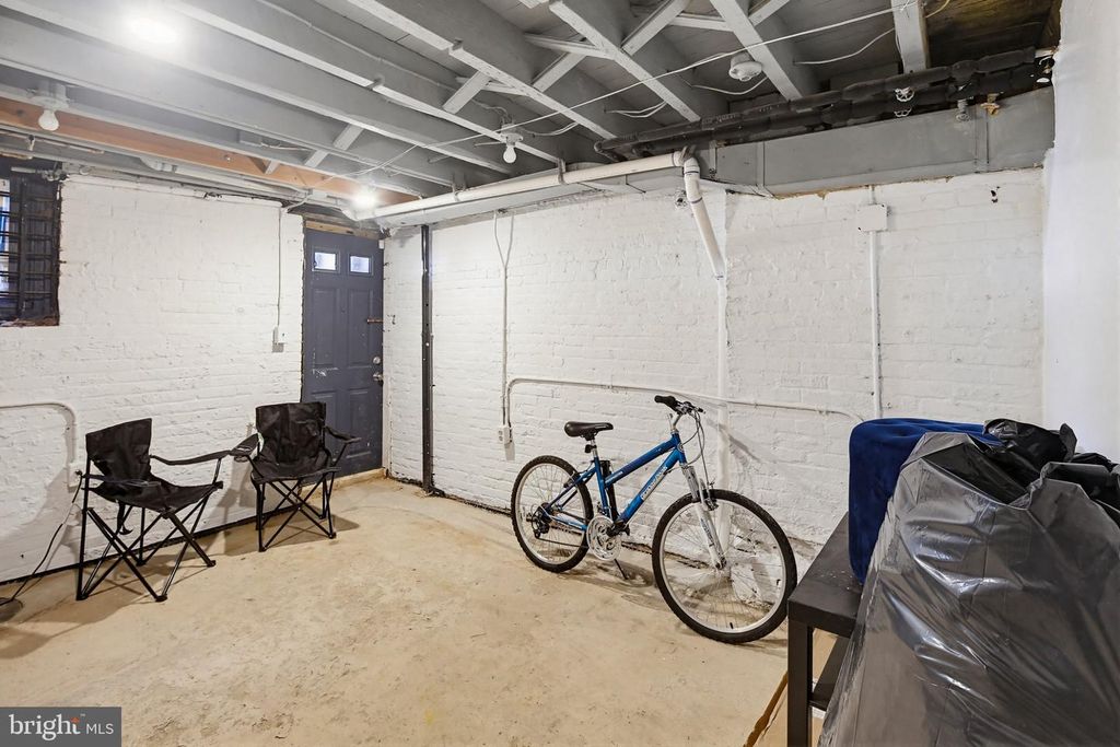 Image 36 of property listing at 3116 E BALTIMORE ST E, Baltimore, MD 21224