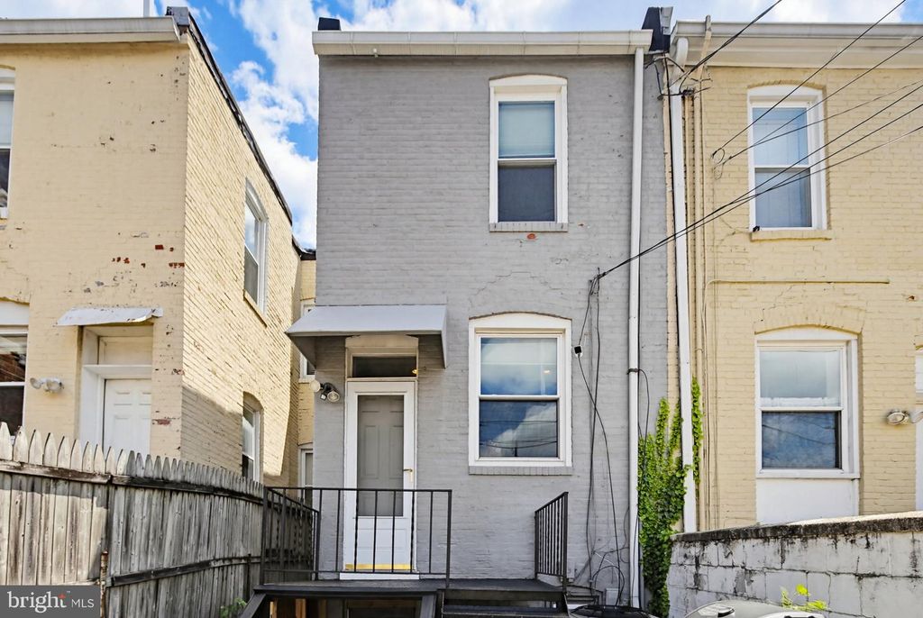 Image 41 of property listing at 3116 E BALTIMORE ST E, Baltimore, MD 21224