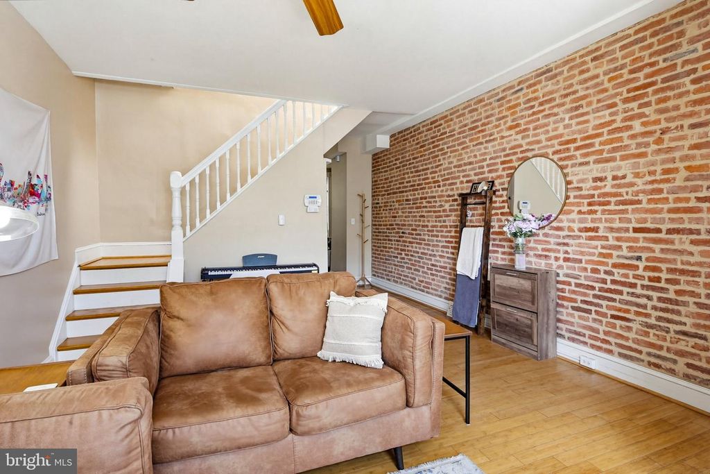 Image 6 of property listing at 3116 E BALTIMORE ST E, Baltimore, MD 21224