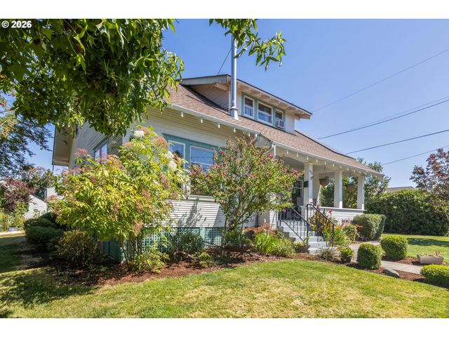 990 TAYLOR St, Mt Angel, OR 97362