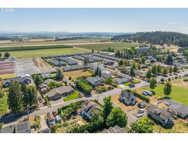 990 TAYLOR St, Mt Angel, OR 97362