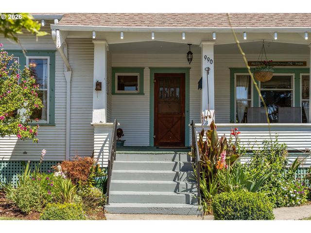 990 TAYLOR St, Mt Angel, OR 97362