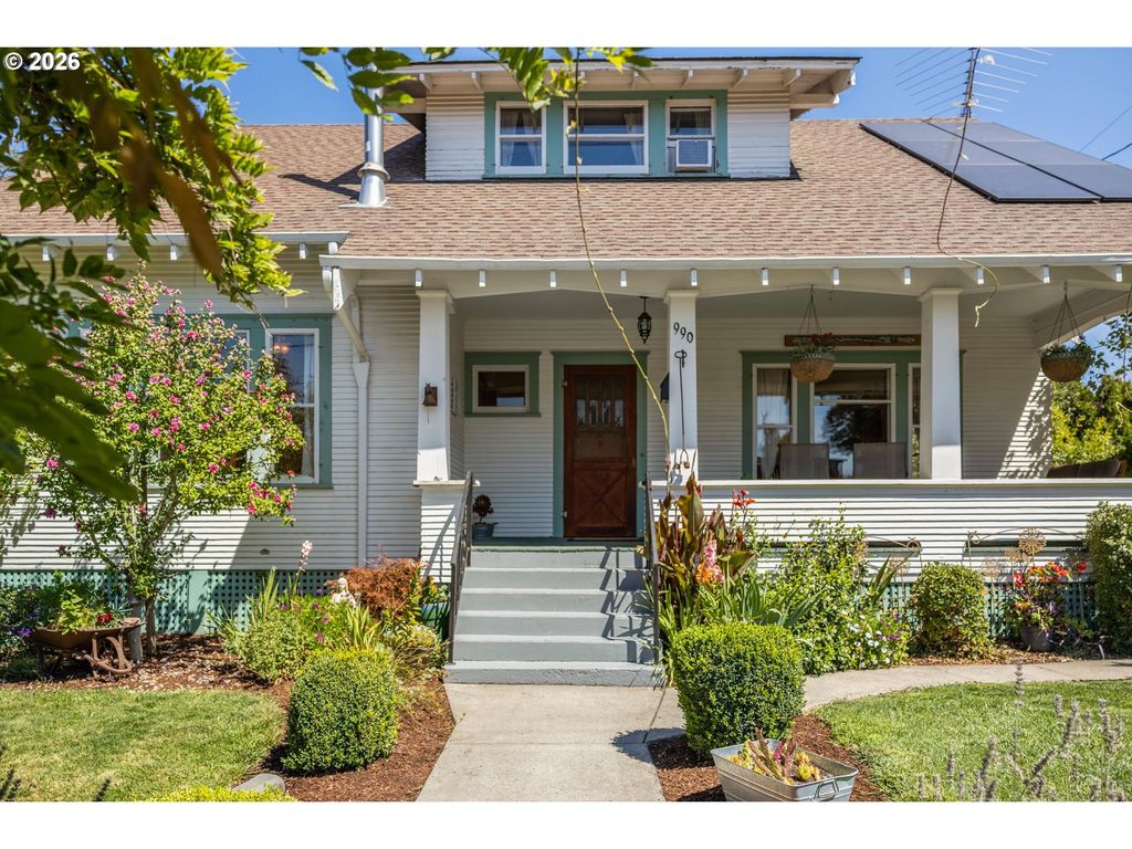990 TAYLOR St, Mt Angel, OR 97362