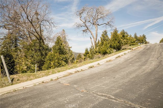 226 Hidden Forest Road, Lake Arrowhead, CA 92352