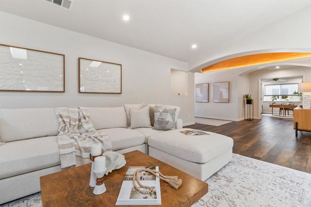 5183 El Arbol Drive, Carlsbad, CA 92008