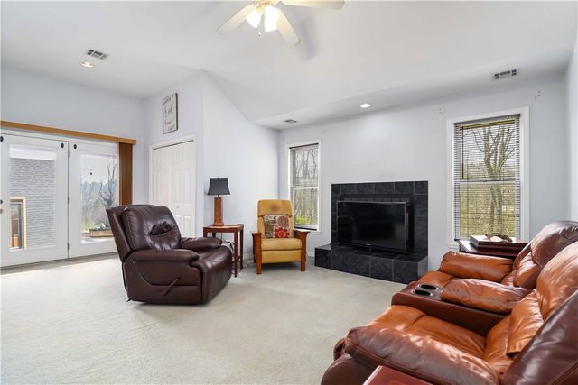 42 Overton Drive, Bella Vista, AR 72714