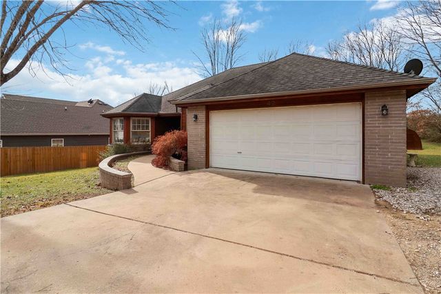 42 Overton Drive, Bella Vista, AR 72714