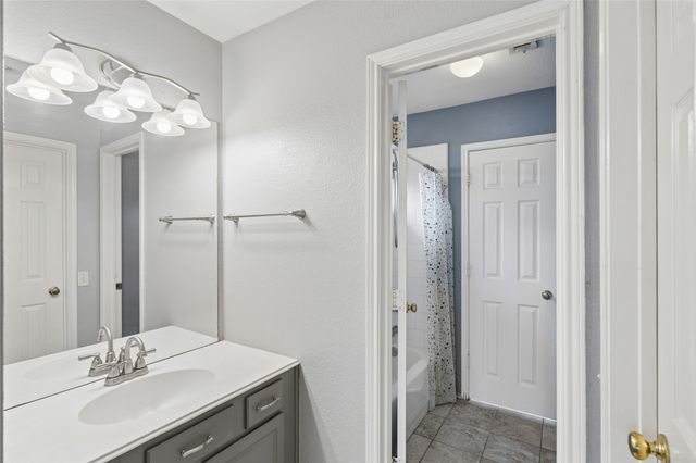 2702 Saint Charles Drive, Mansfield, TX 76063