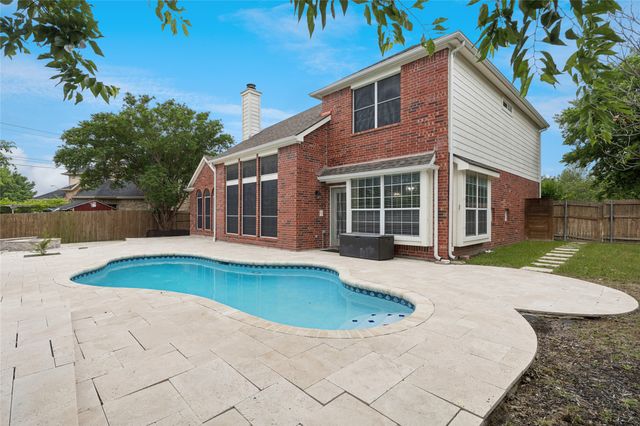 2702 Saint Charles Drive, Mansfield, TX 76063