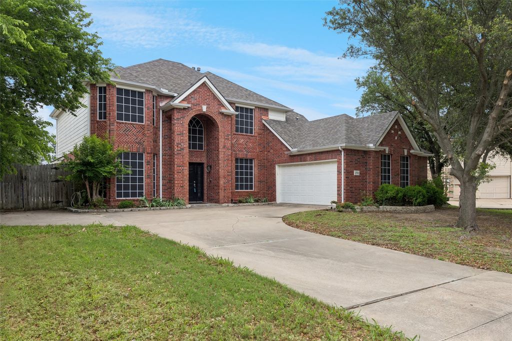 2702 Saint Charles Drive, Mansfield, TX 76063