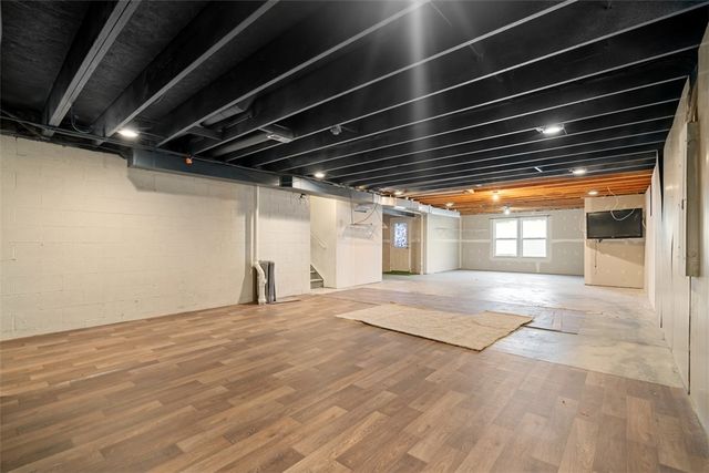 183 Kruger Cir, Forward Twp, PA 16033