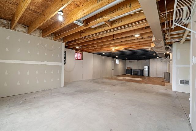 183 Kruger Cir, Forward Twp, PA 16033