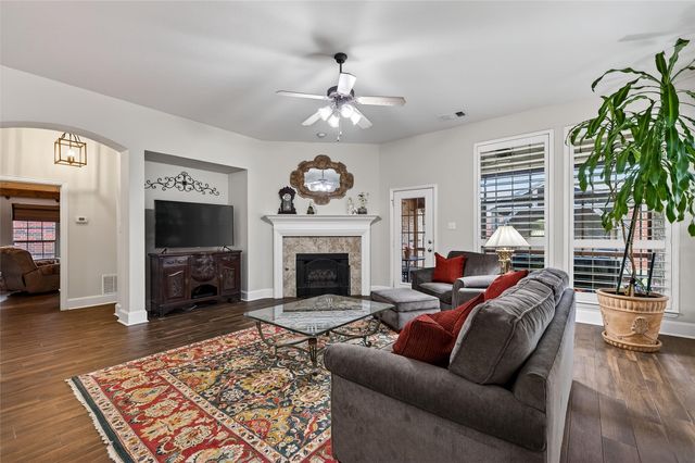 2636 Deer Hollow Drive, Little Elm, TX 75068