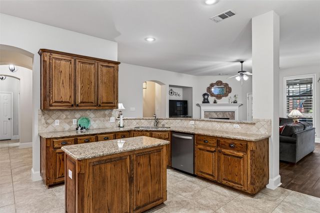 2636 Deer Hollow Drive, Little Elm, TX 75068